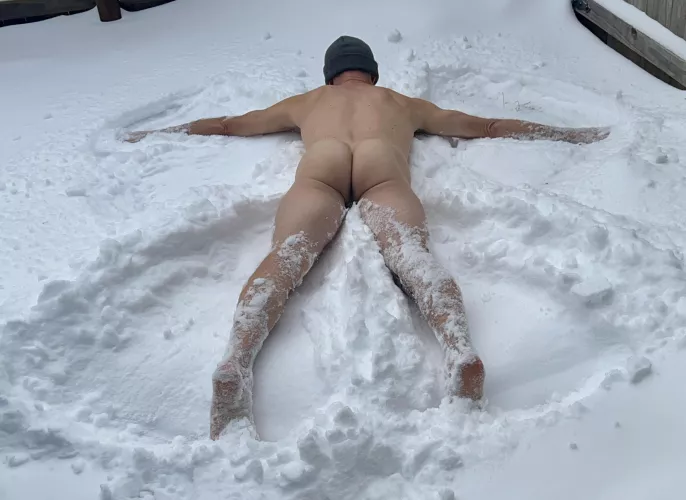 Snow devil. It’s like a snow angel except face-down. Because ❄️🍆🤏🥶 by SuperM77