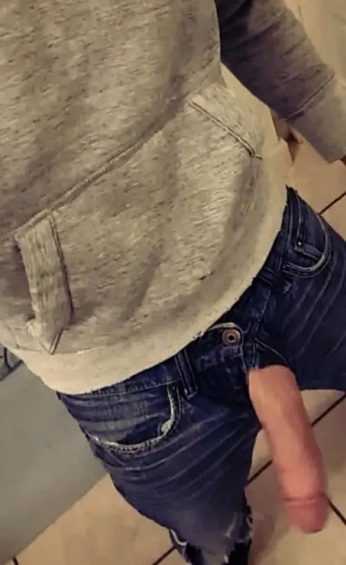 Snuck away to take a quick pic! by Wolfofthe312