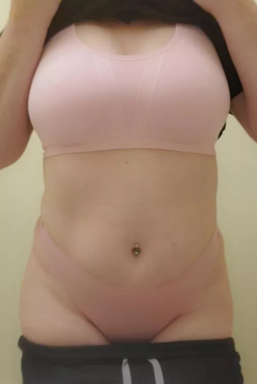 Snug fit (yesterday) by Honey08bee