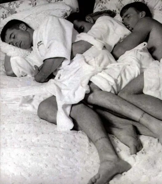 Snuggled Up posted by Mad4Reddit