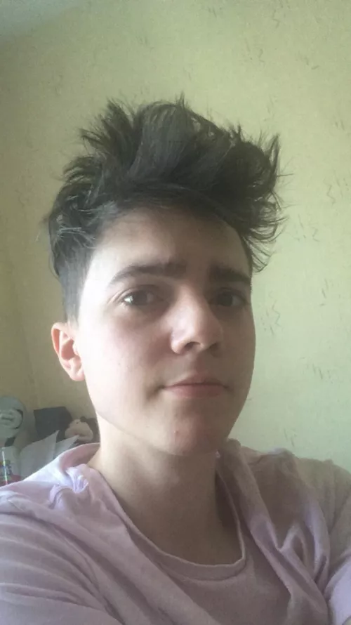 So, about my hair being flat...... it decided to do this while I slept... wth?? by Llele3