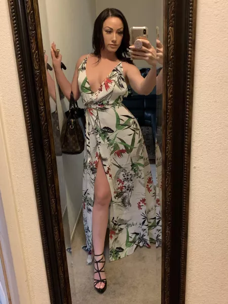 So classy. I bet she’s wearing no panties here 😏 by The_B_Sharpp