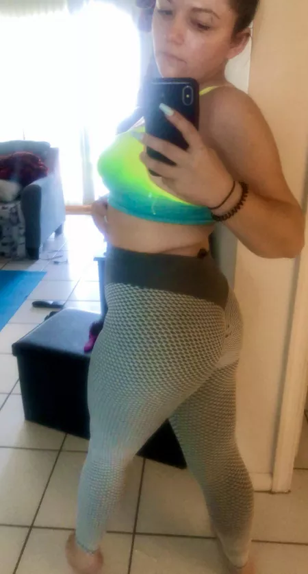 So comfy ! by skyemichaels