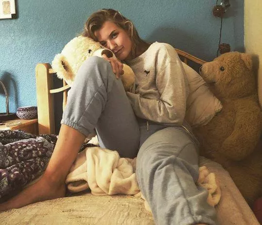 So cute in bed posted by LucMerenda80