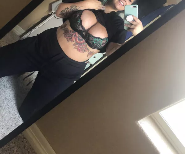 so excited it’s the weekend and i get to wear something besides scrubs….. but will probably spend 80% of my time naked ¯\_(ツ)_/¯ by bustyalexa456