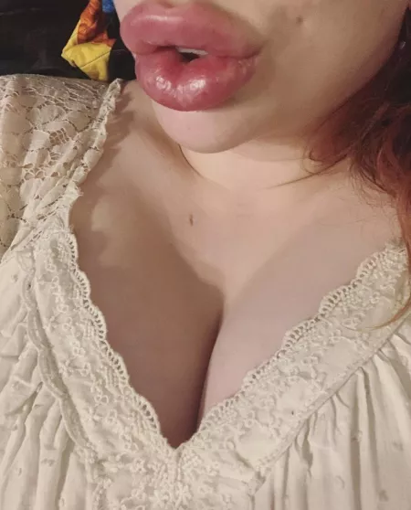 So full but still maintaining the upper lip shape is next level shit by Goony_McGoonerface