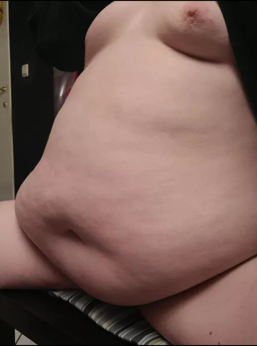 So full, wish my boobs would catch up by MarwolPuppy