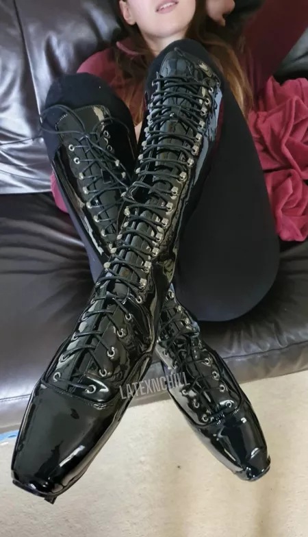 So happy I can finally post here, I’m really excited to have some proper fun in these (those evening hopefully!) by LATEXnCHILL