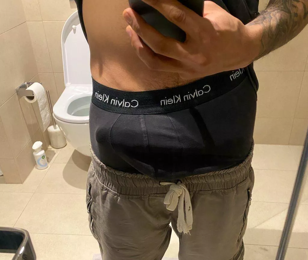 So hard today at work 🍆 hope my boss didn’t notice 😮‍💨 posted by indianfootylad