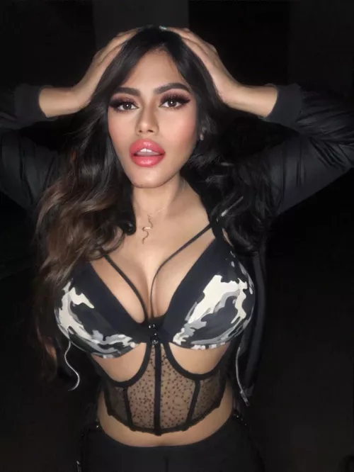 So horny 🥵 do you want me to ride on you? by ddxoxo2021