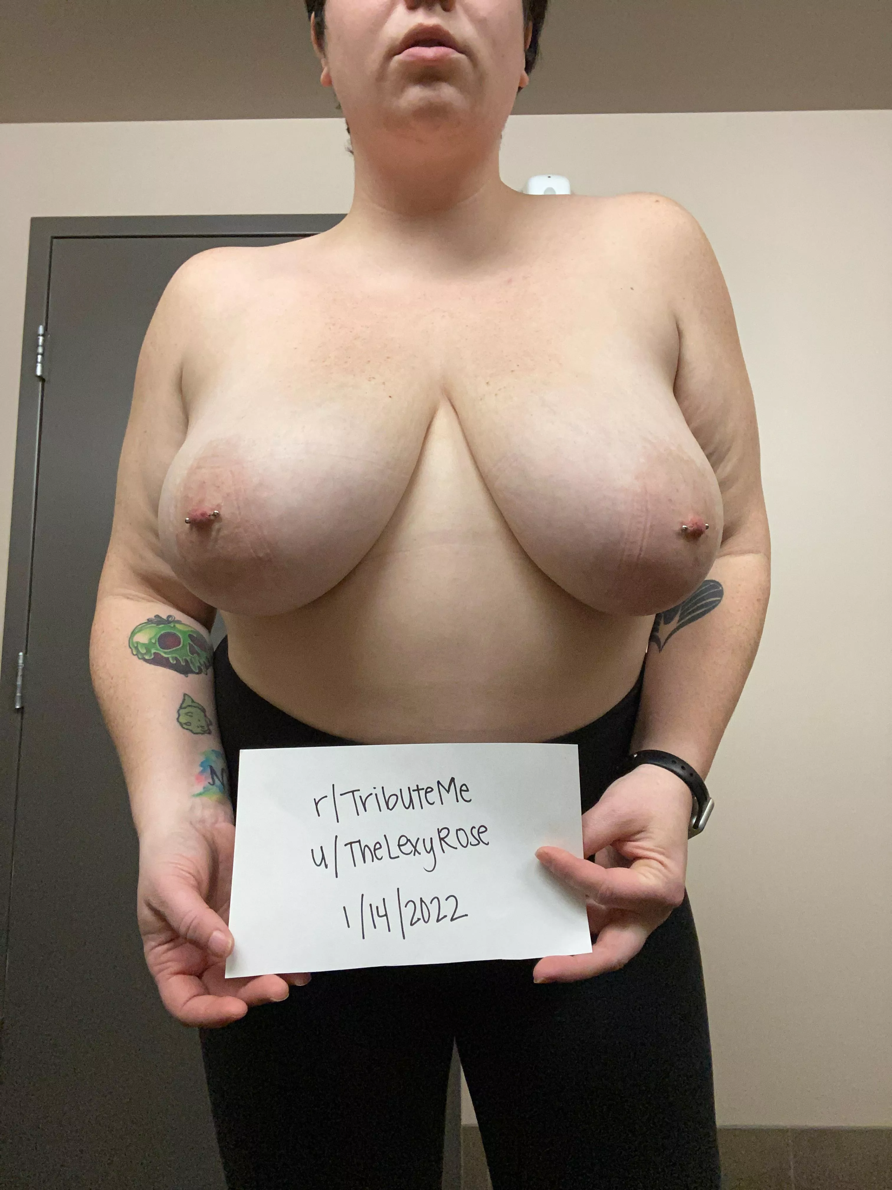 So horny I couldn’t wait until I got home to post my [verification] so I did it in the bathroom at work 😈 posted by TheLexyRose