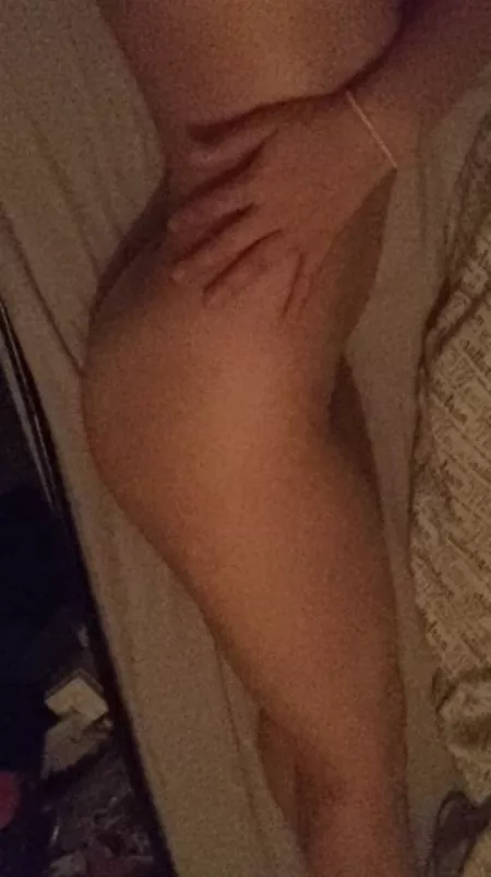 So Horny rn by sweetiespice