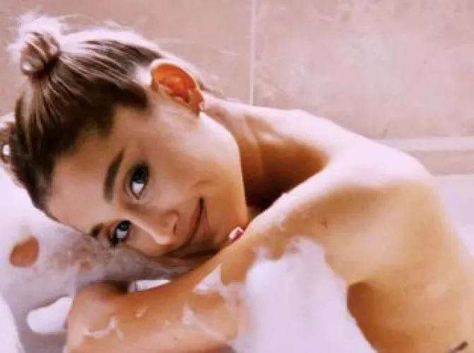 So horny rn for Ariana Grande, help me with that? by sohornyallthetime8