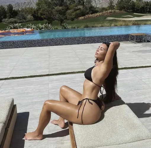 So hot by sacredlyread