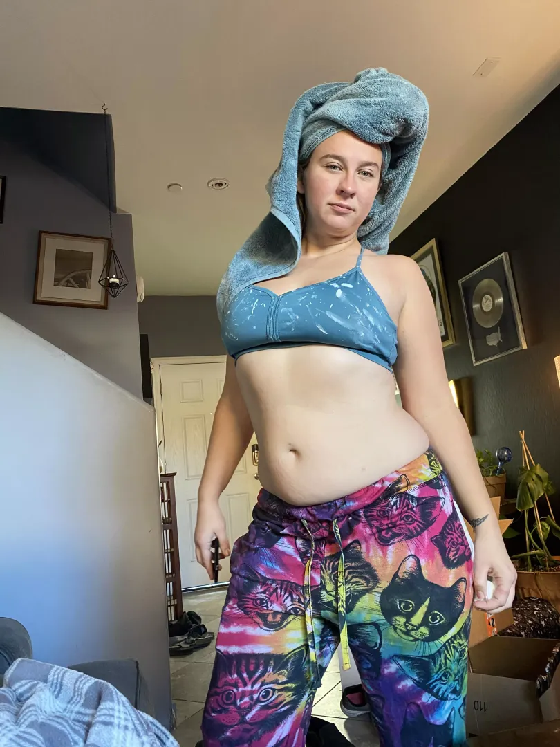 So hot with those sleepy eyes and wet hair. posted by Helviantheroketman