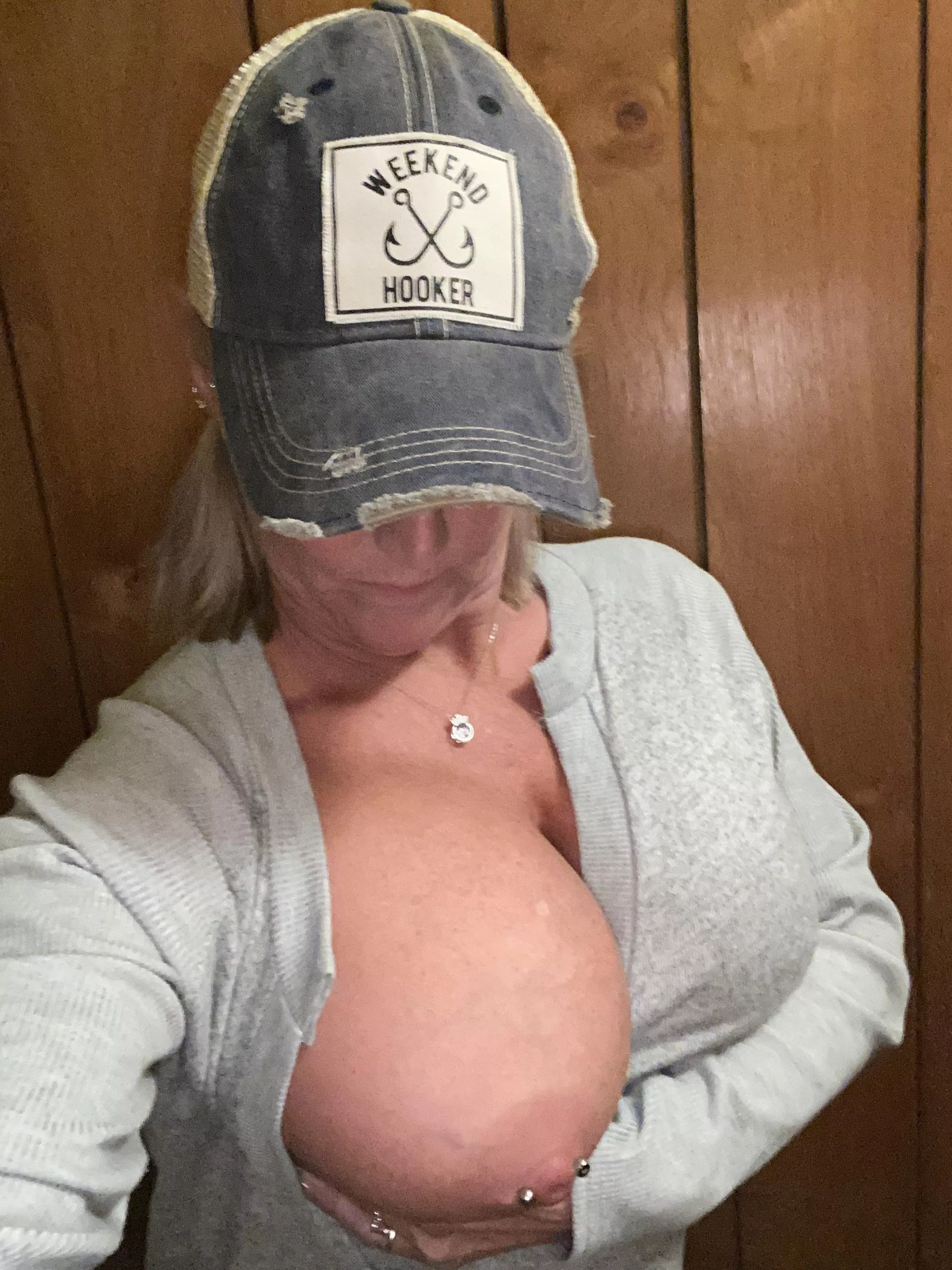 So I got this new hat......... posted by lilbitnotty