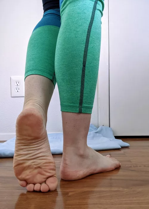 So many wrinkles! by smallfeetsweetie