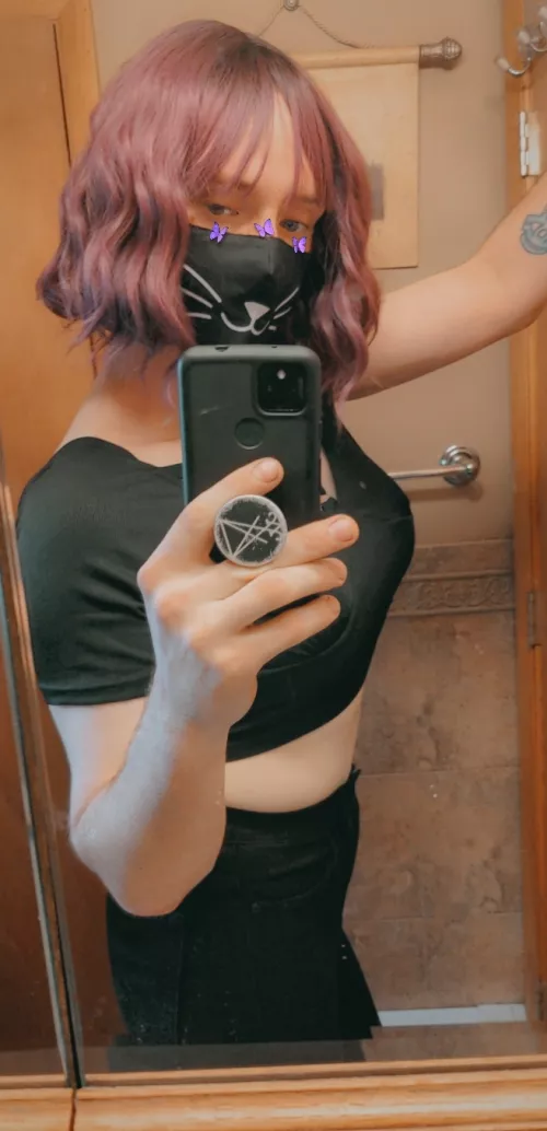 So much euphoria in this pic like damn. This is my new favorite shirt 😻 I took lots of pics yd and kinda wanna share them all 🥺 by psychonaut4020