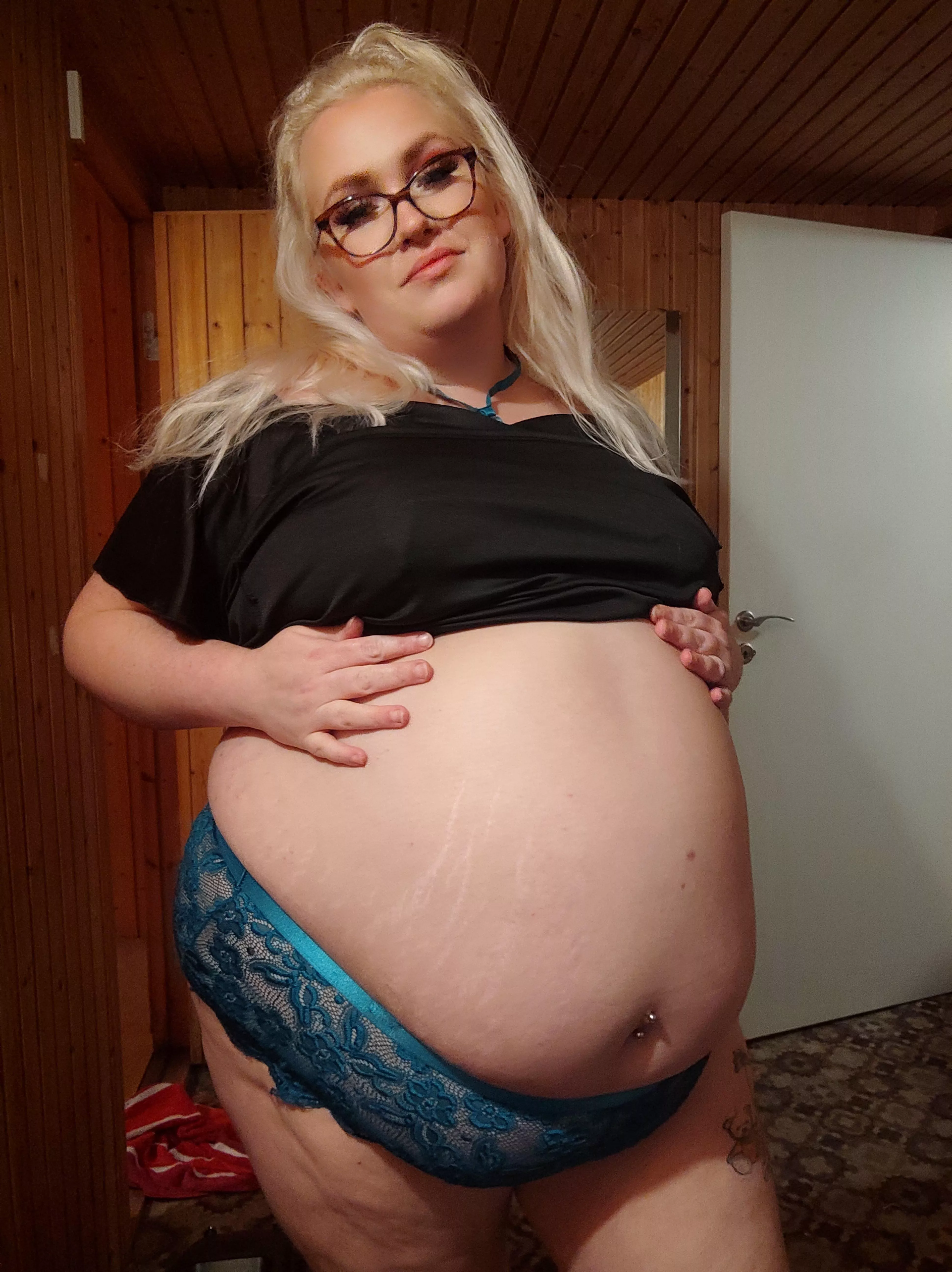 So much icecream and soda in me right now 🥴💕 posted by swedishbutterball