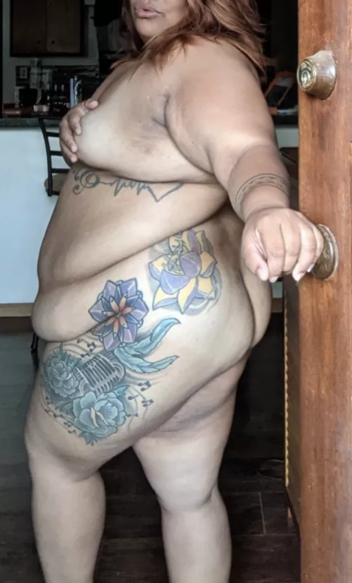 So nervous around other beautiful women...🥺 by nikkirogue-bbw