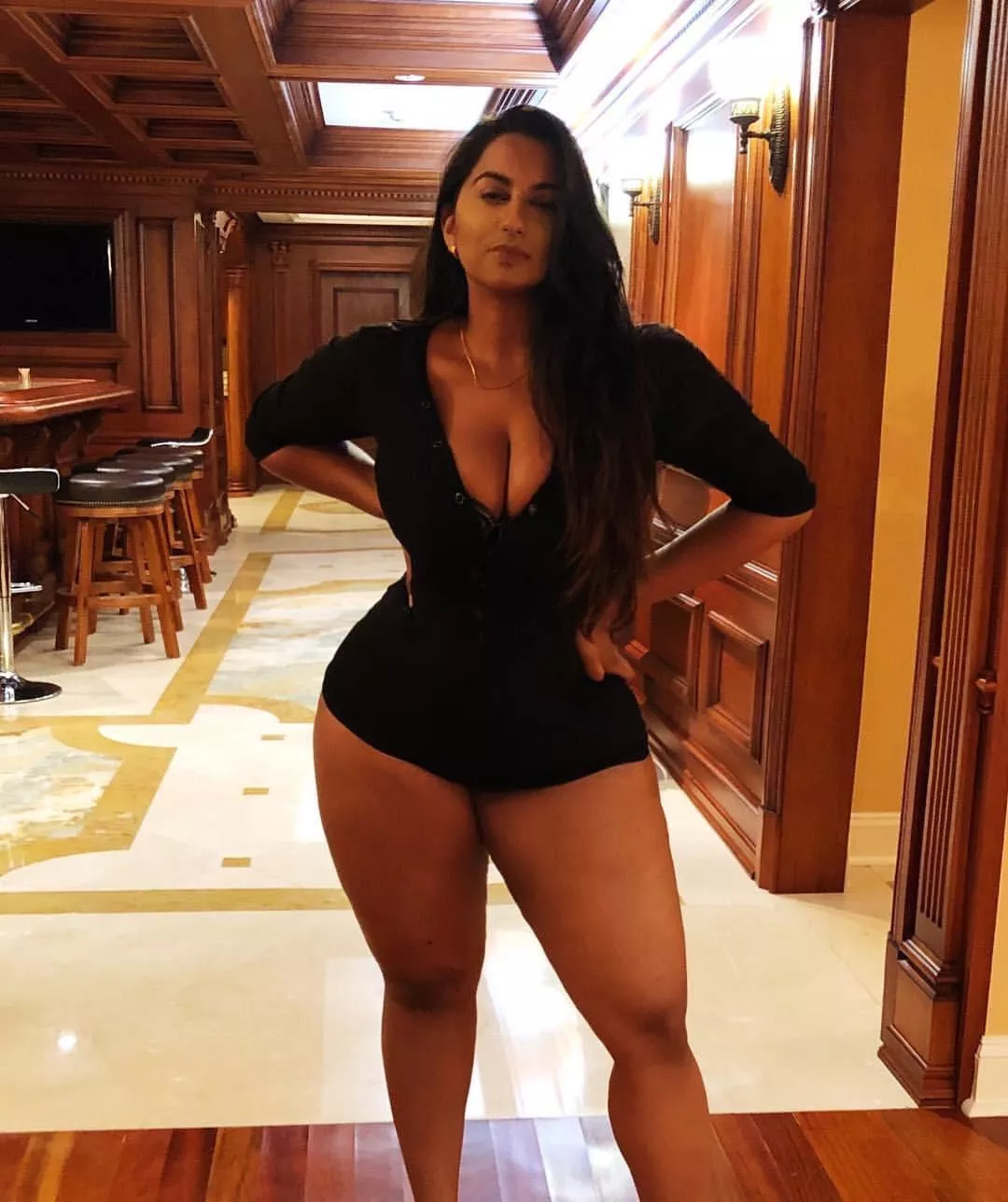 So thick 💦 posted by Rayskeeno