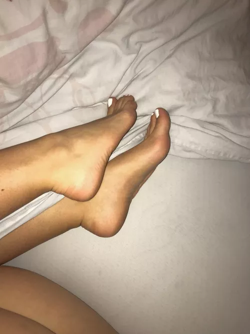 So tired..someone give me a massage? by feetlovingpics