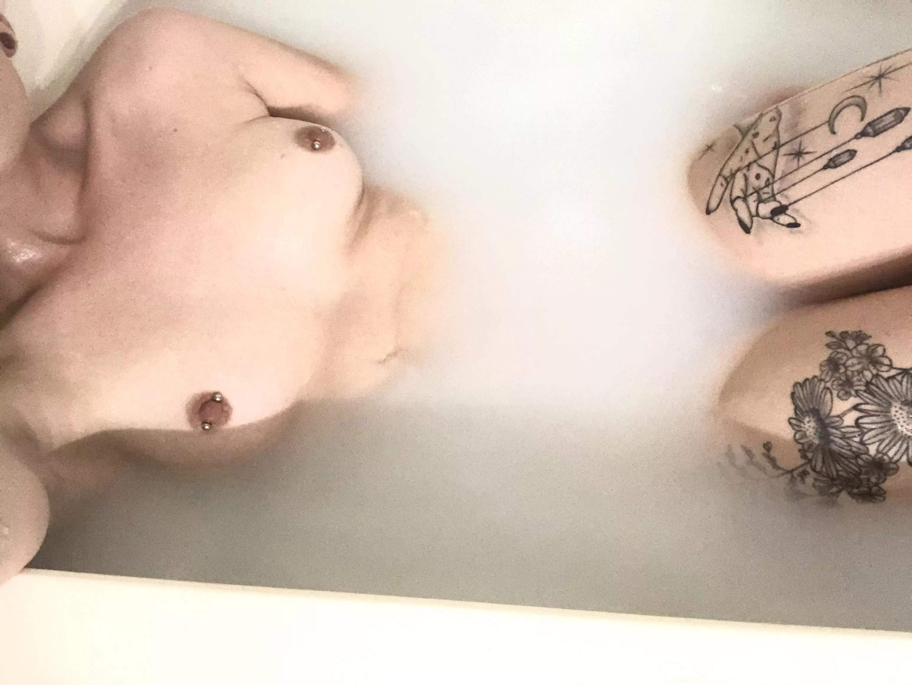 So warm and milky 🥰 posted by Shibari_kitten1