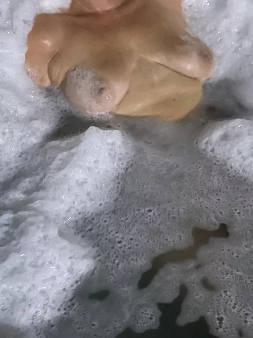 Soaking by sexymilf1980