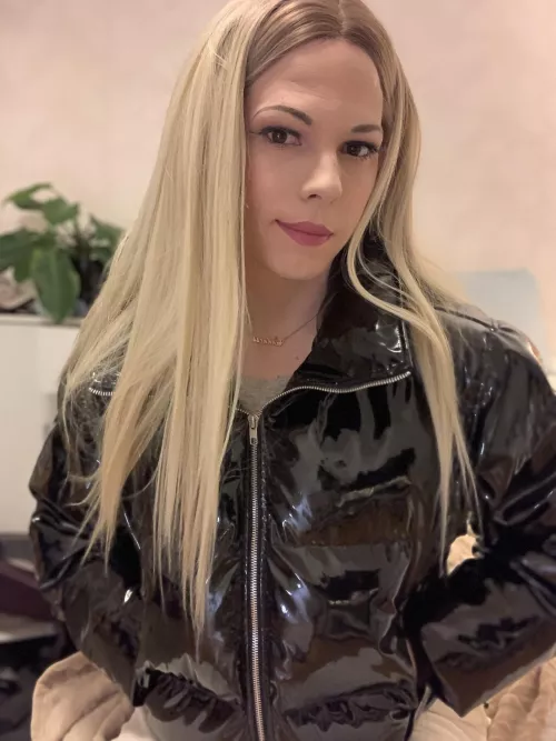 Socially acceptable shinyporn 😇 by itsbabysienna