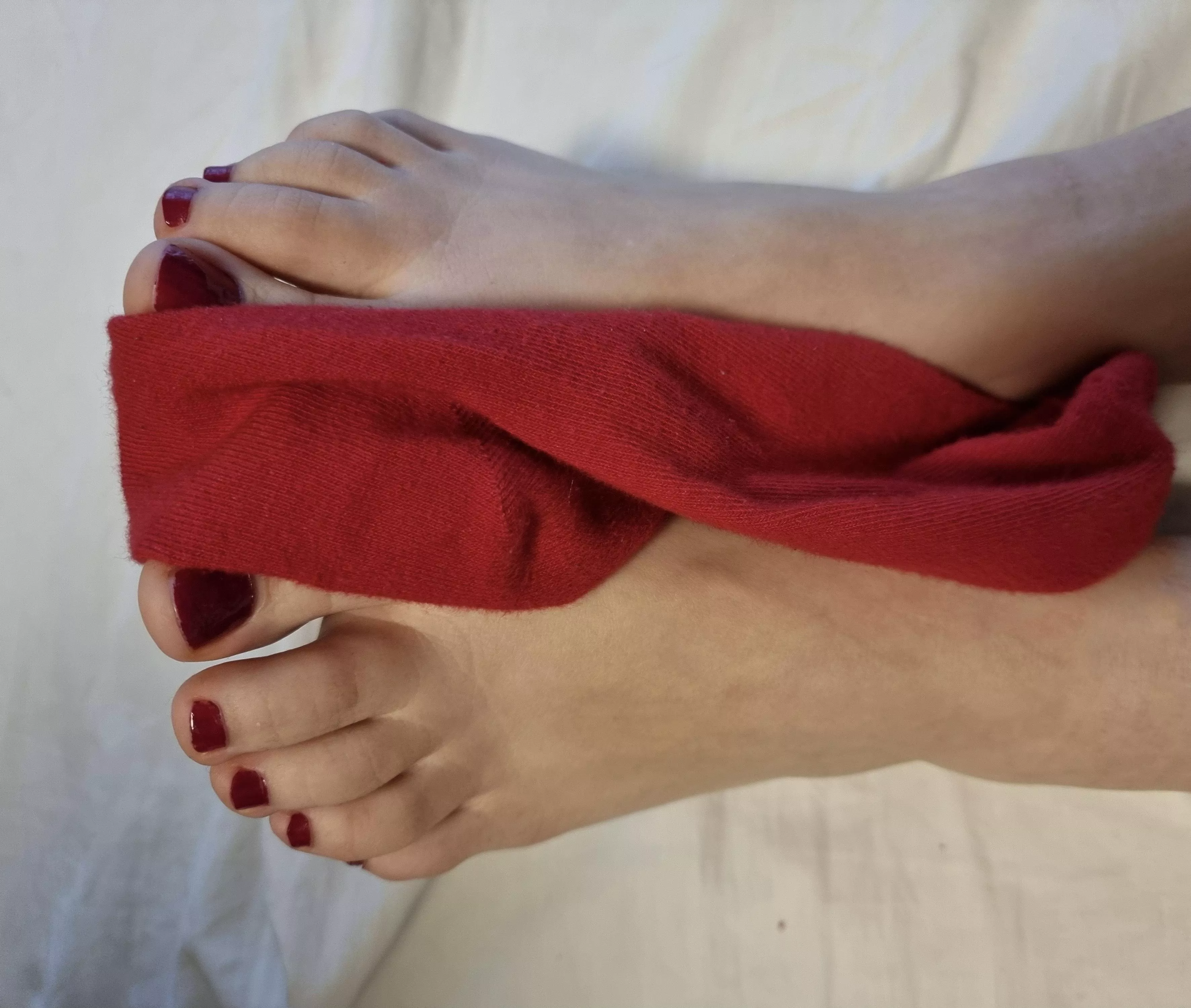 socks removed.. what now? 🔥 posted by ladyyfeet01