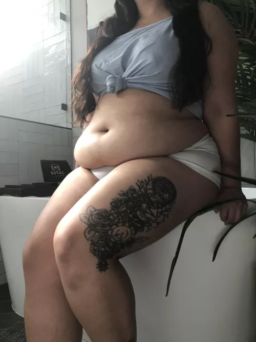 Soft and squishy 🐷 by sxtonurface