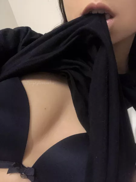 Soft skni, softer lips by gradehope