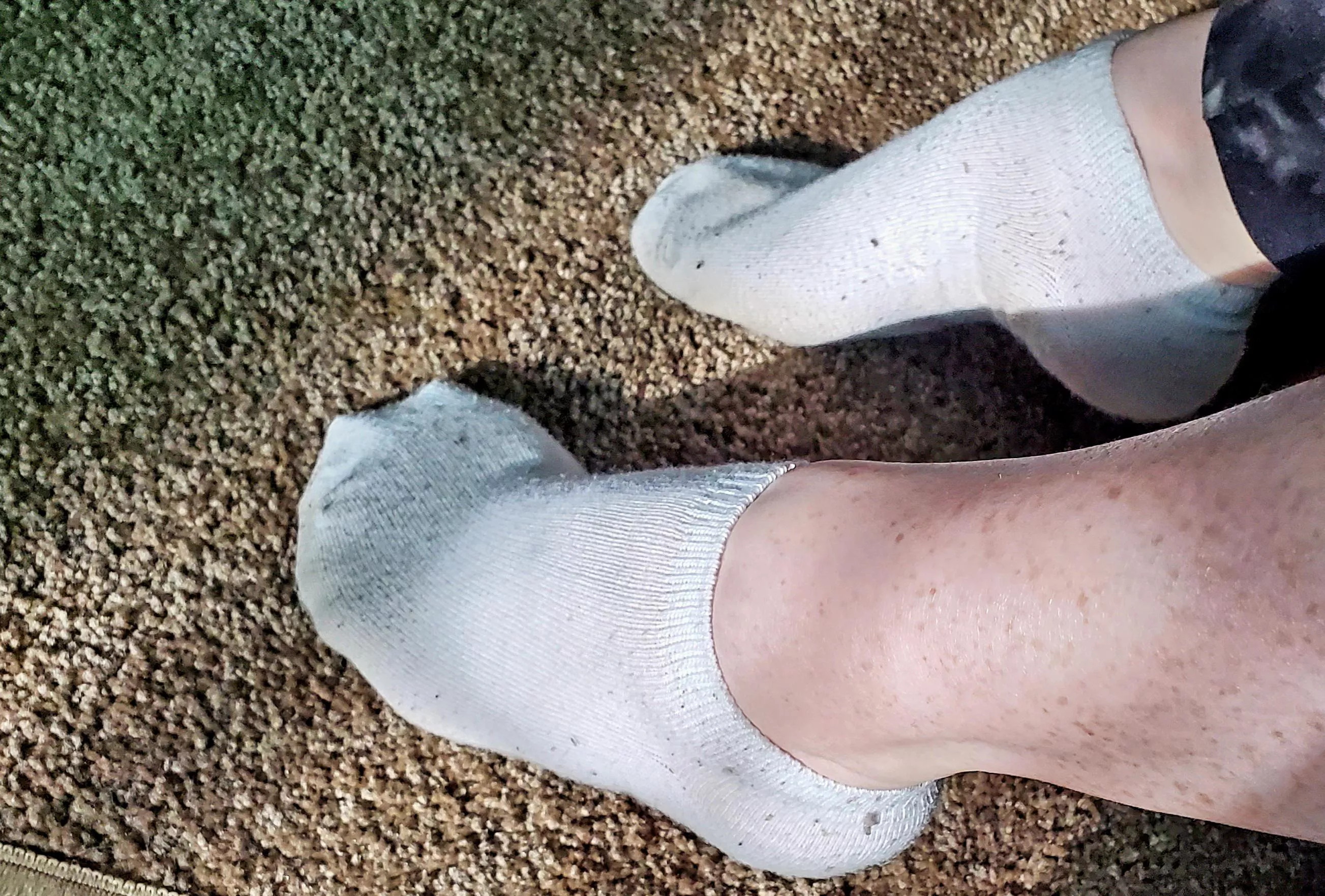 Soft socks Saturday wearing these for a lucky one 😈👅 4 days strong and so is the smell... so intoxicating I know you want to peel them off.. 😈👄 posted by mombod1234