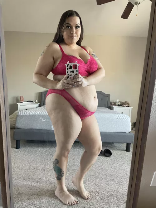 Soft & squishy all over! Want to touch? by sydneyscreams