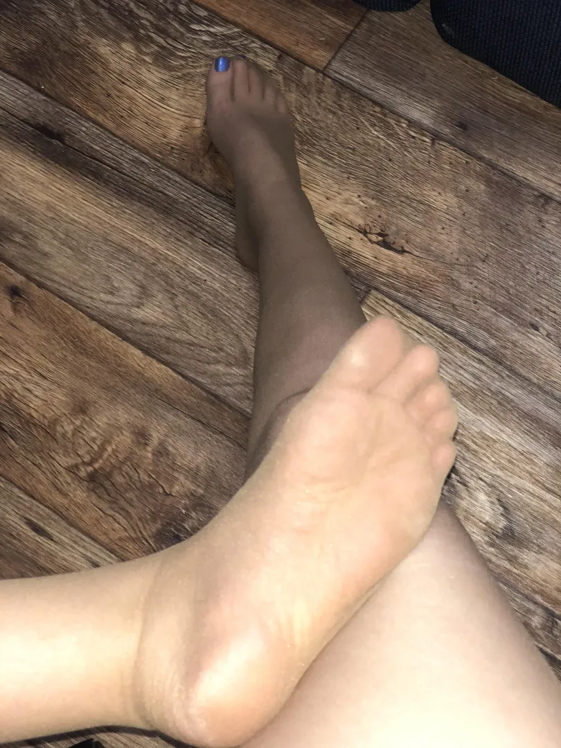 Soles in pantyhose? 😍 posted by [deleted]