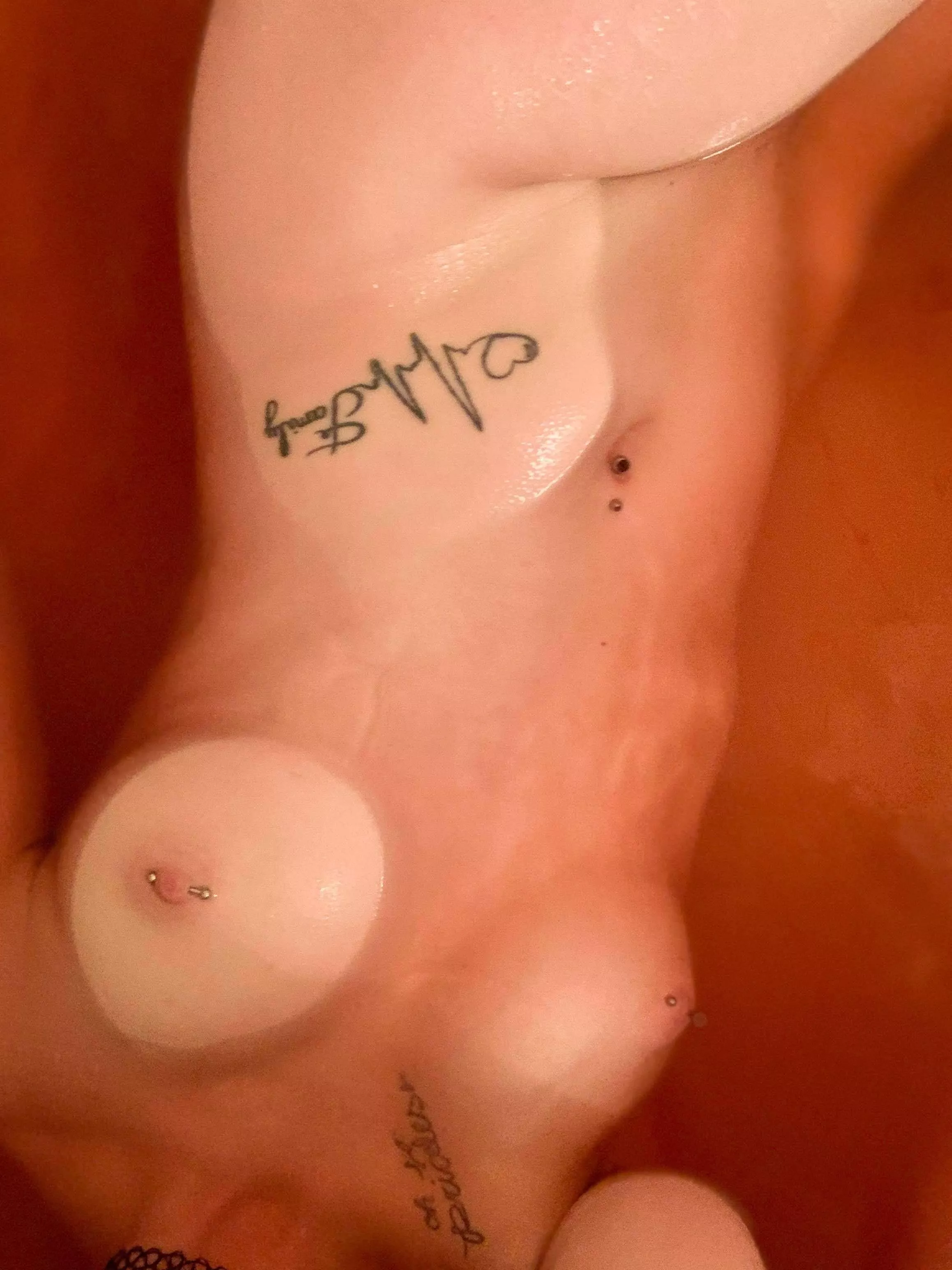 Some Bathbomb Titties! posted by Young-N-Organic