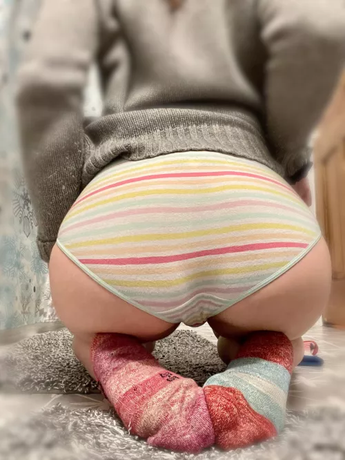Some big ol’ stripes on my feet, and thin little stripes on my booty by TheAveryOConnor