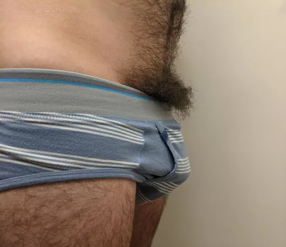 Some overhang 🙄 by Otterbiography