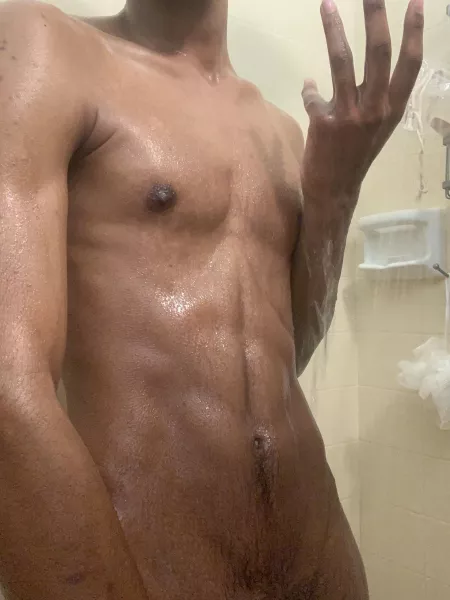 Some shiny shower pics! by HueyNSFW_