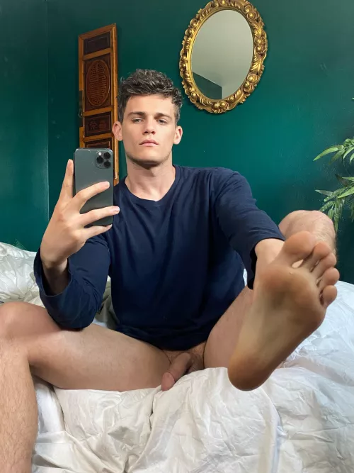 Some soles for you by Elfluvr