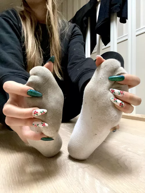 Some sweaty worn sockies 👅 by This_Coast_7964