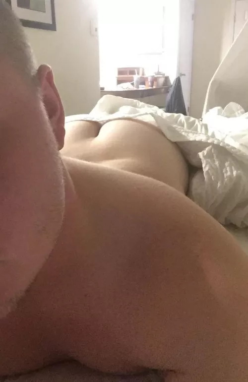 Some wanna come be big spoon while netflix plays in the background?👀 by juggernutzzz