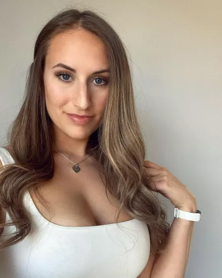 Somebody cover my face with you’re boner juice 💦🍆 I love anal by Tall_Heat_7747