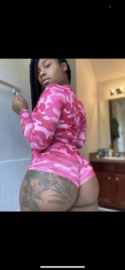 Somebody tell me what’s this lil bitch name I’m trying to find her by Embarrassed_Ad3932