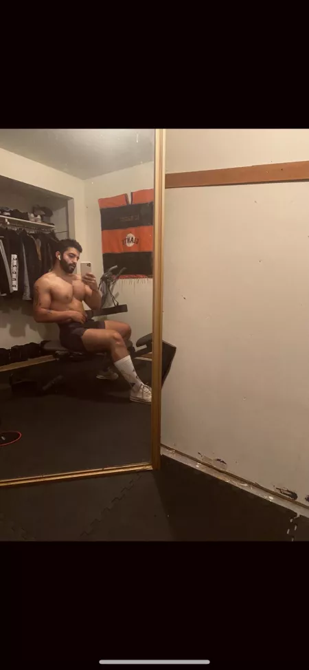 Someone be my player 2 and carry me 😅 by Damirroa