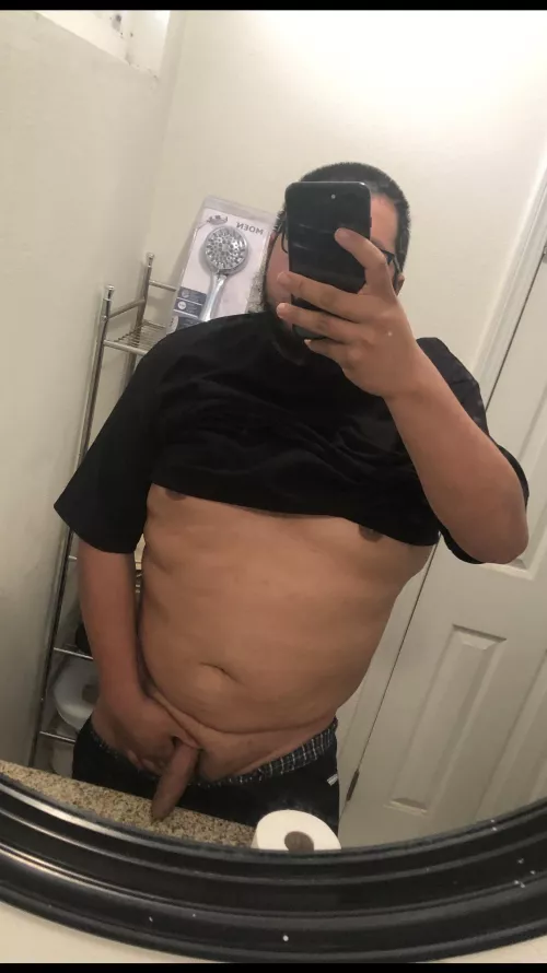 Someone bend over this sink i need some ass by bigboy834