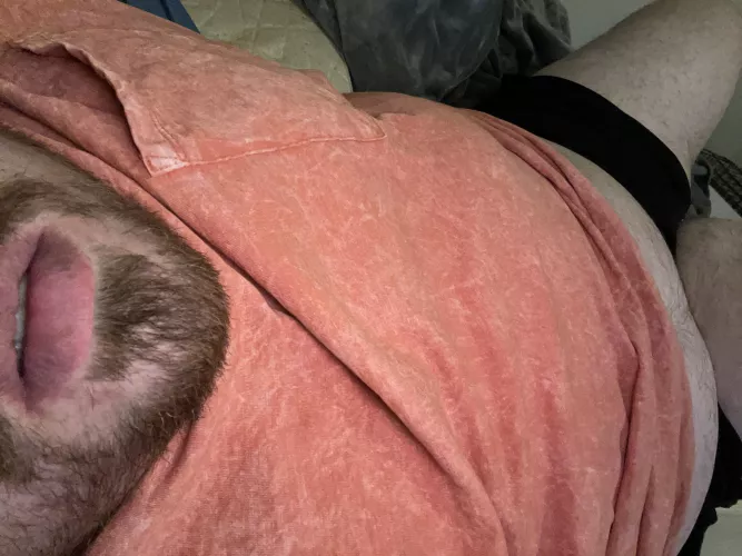 Someone come cuddle this southern Ohio boy by chubbyman96