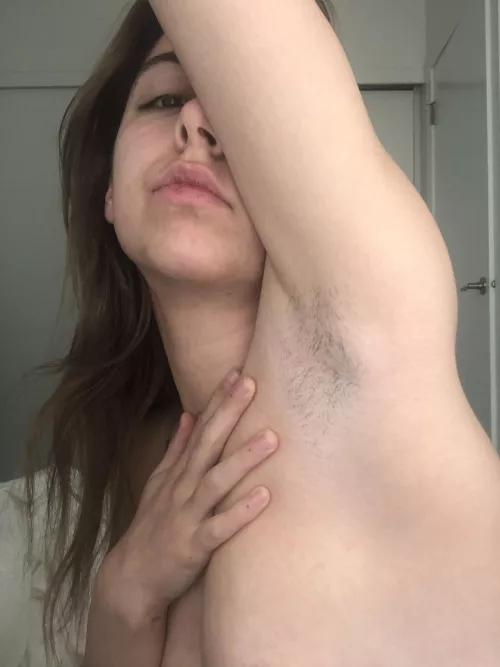 Someone come sniff by alice_deep