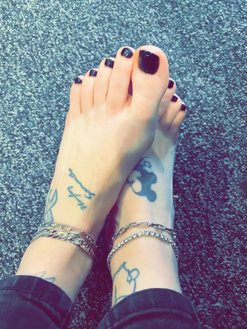 Someone come worship these💕 by Tattooedfeetsies