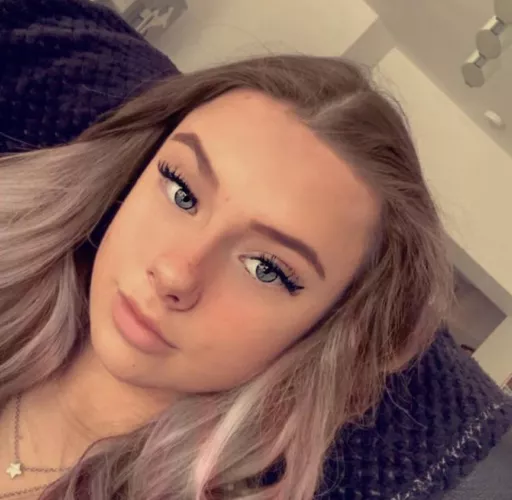 Someone cum on her no nudes by Gold_Presentation237